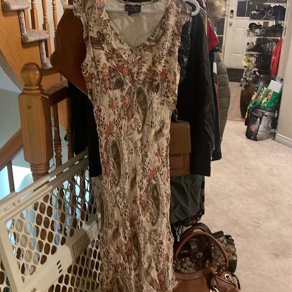 COPY - Beautiful cream and floral dress designer is Angie - Picture 3 of 4